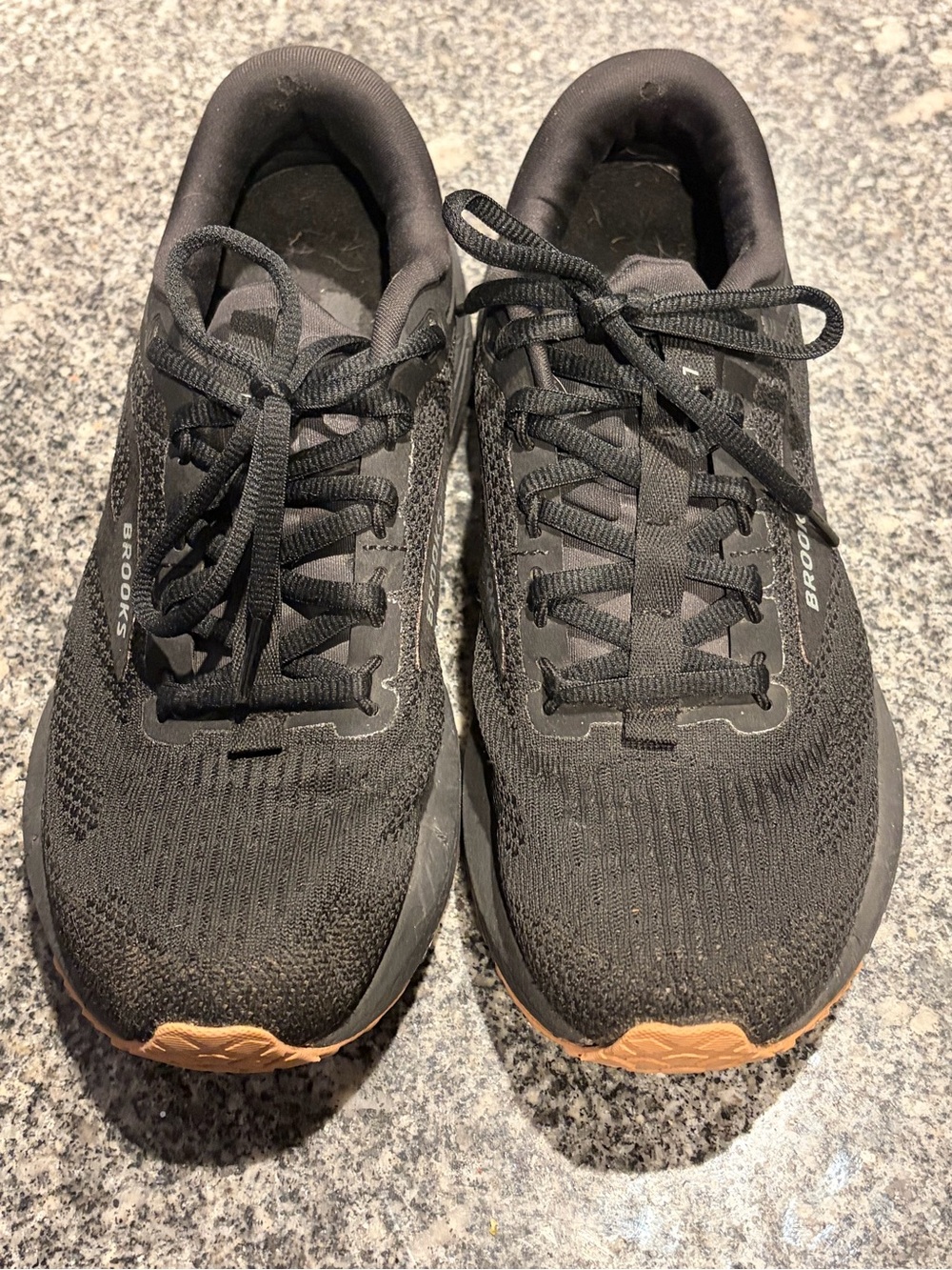 Brooks women’s running cross fit sneakers size 8
